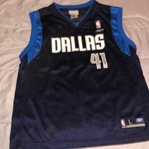 Dirk Nowitzki Jersey Original. Size Youth Large